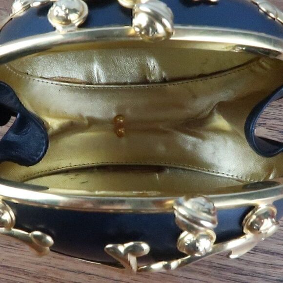 SALVATORE FERRAGAMO VINTAGE BLACK LEATHER & GOLD METAL EGG CLUTCH BAG W/TASSLE - Picture 2 of 6